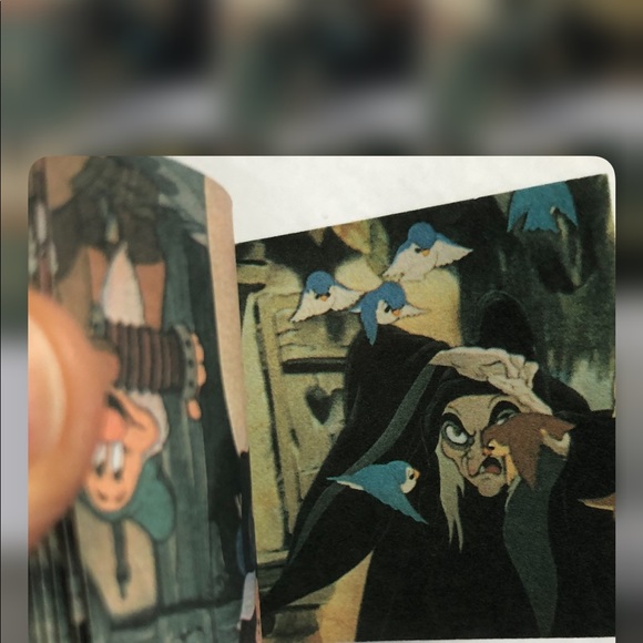 Disney’s Snow White Flip Book - double sided - Picture 4 of 4